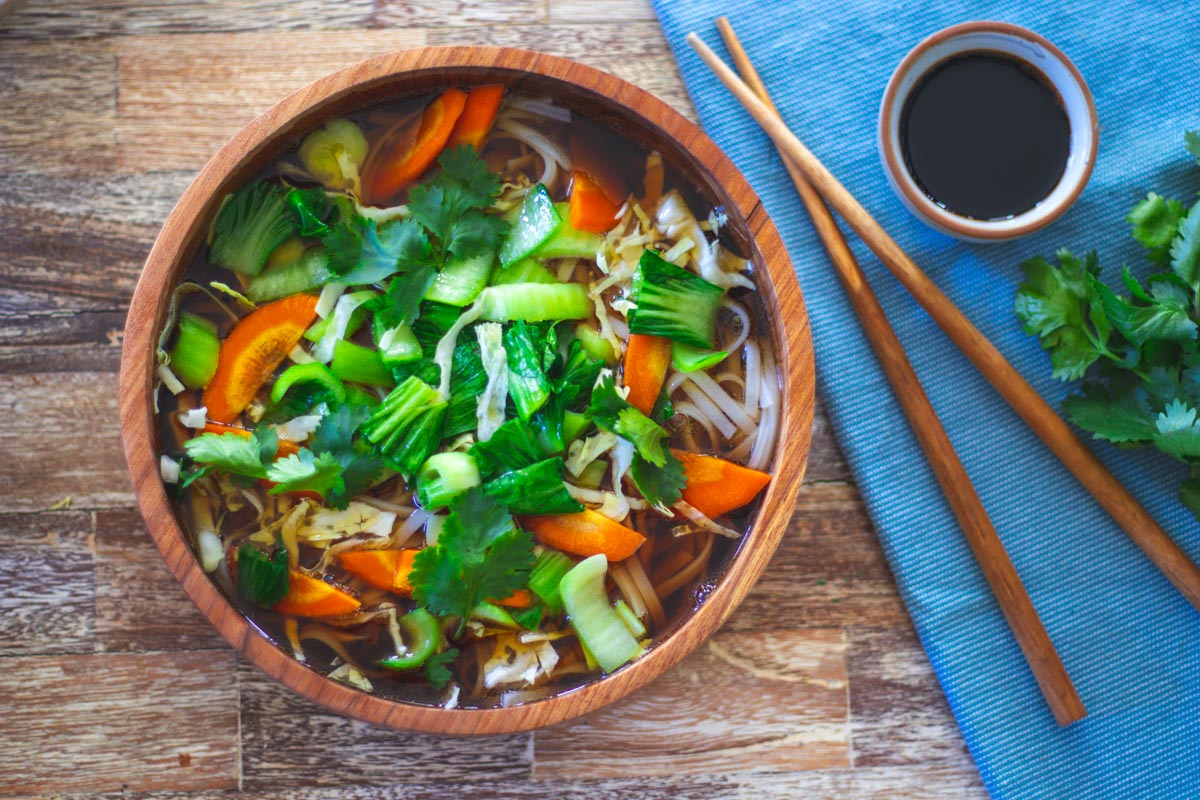 Schnelle Reisnudelsuppe Mit Pak Choi Und Koriander Einfach Vegan